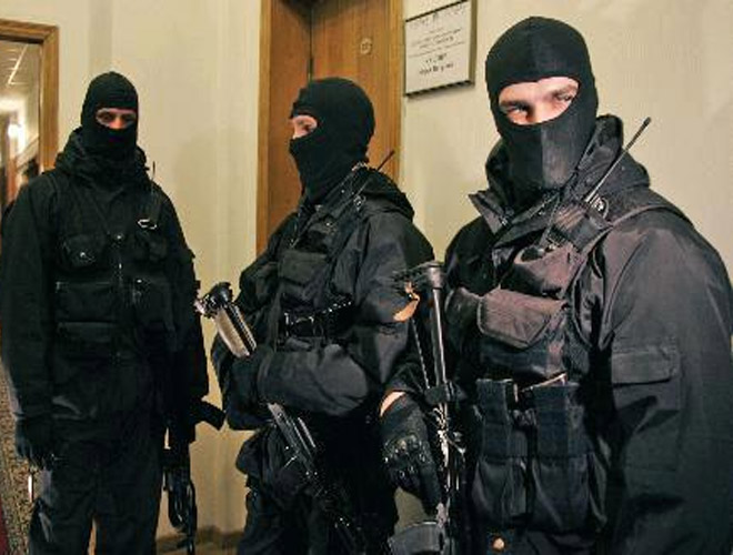 В Мариуполе милиционеров будут судить за незаконное проникновение и обыск
