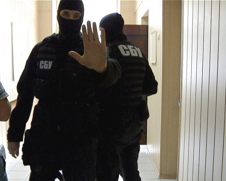 Двоих офицеров из Киевского главка СБУ задержали за вымогательство