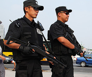 За просмотр "пропагандистских фильмов" власти Китая обвинили туристов в терроризме