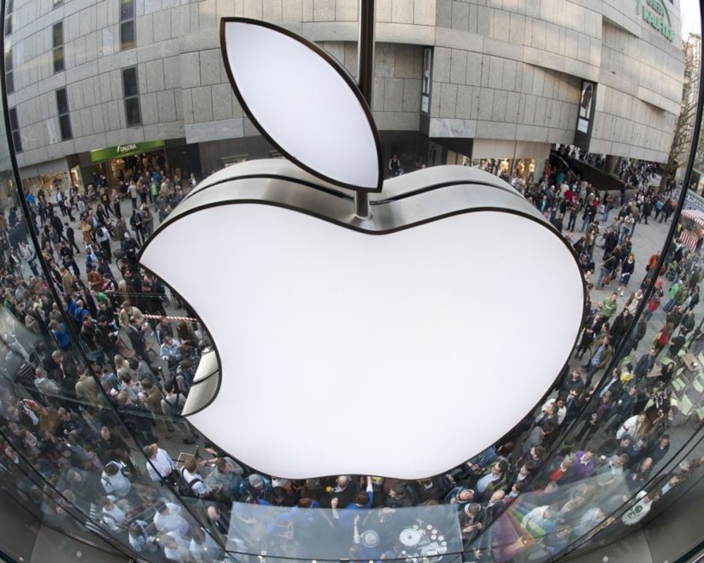 Работники магазинов Apple подали в суд на компанию из-за чрезмерного контроля