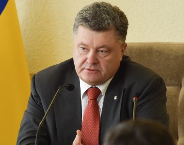Президент провел совещание с силовиками в связи с обострением ситуации на Донбассе