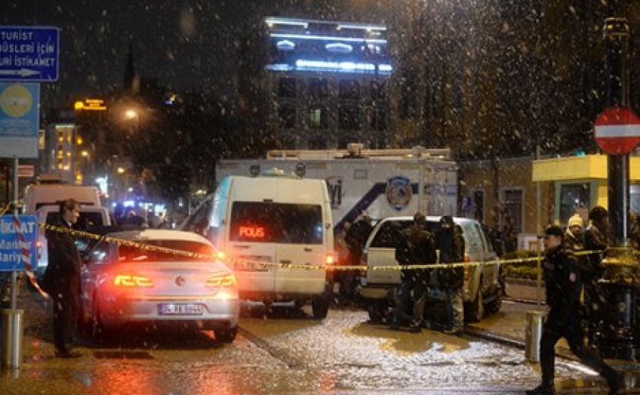 В Стамбуле совершен теракт у полицейского участка