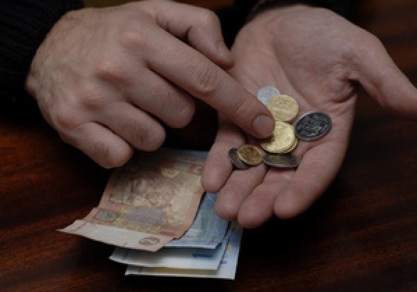 А. Яценюк намерен обсудить с П. Порошенко возможность повышения минимальной зарплаты в Украине
