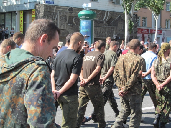 Боевики "ДНР" освободили 12 военнопленных украинцев