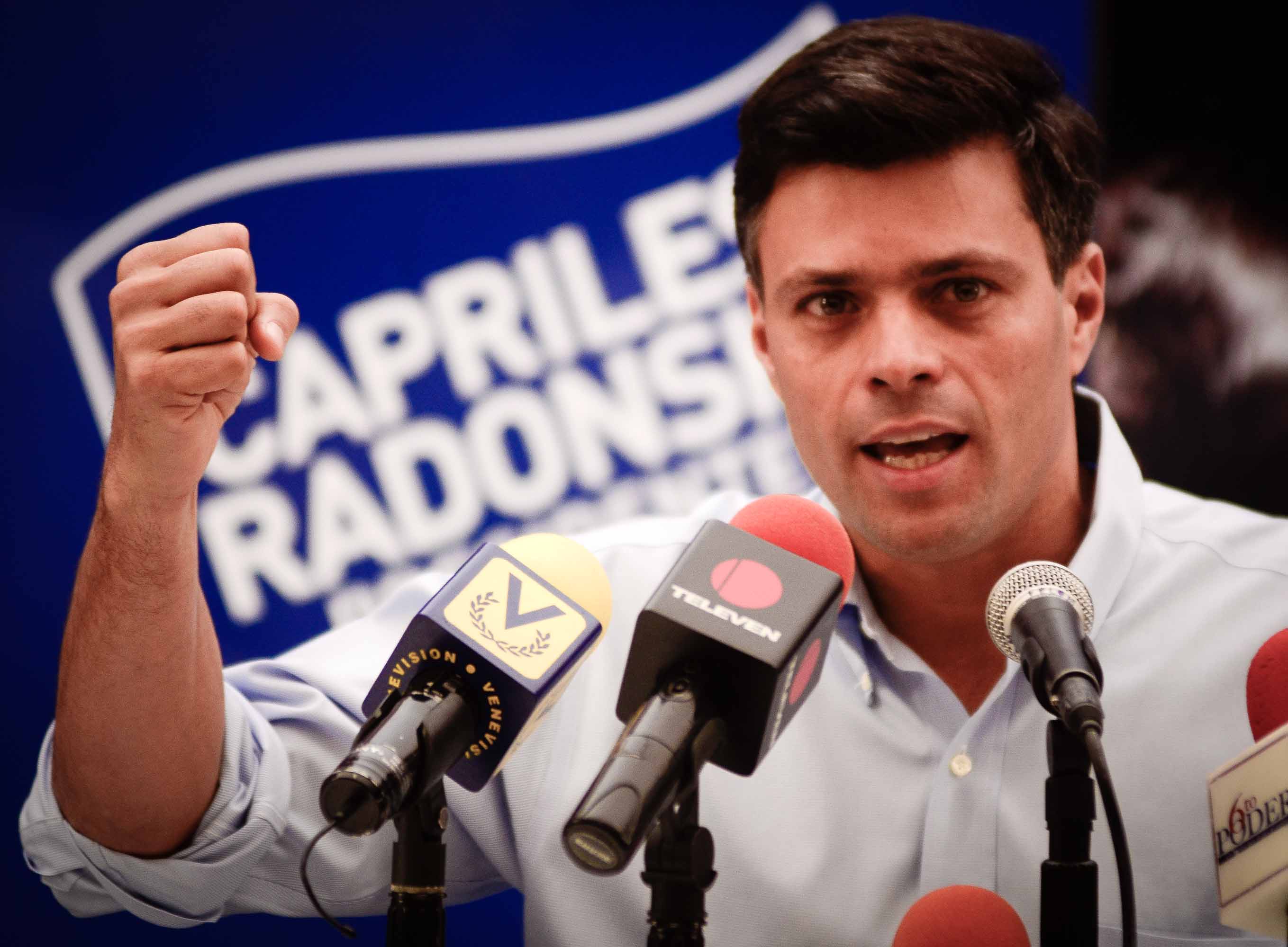 Лидера венесуэльской оппозиции отправили в тюрьму