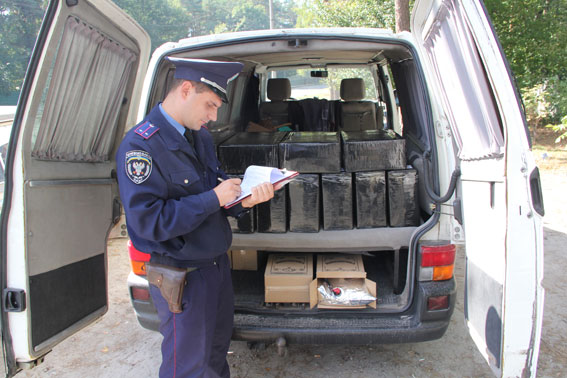 В Чернигове милиция пресекла незаконную деятельность торговца контрафактным алкоголем