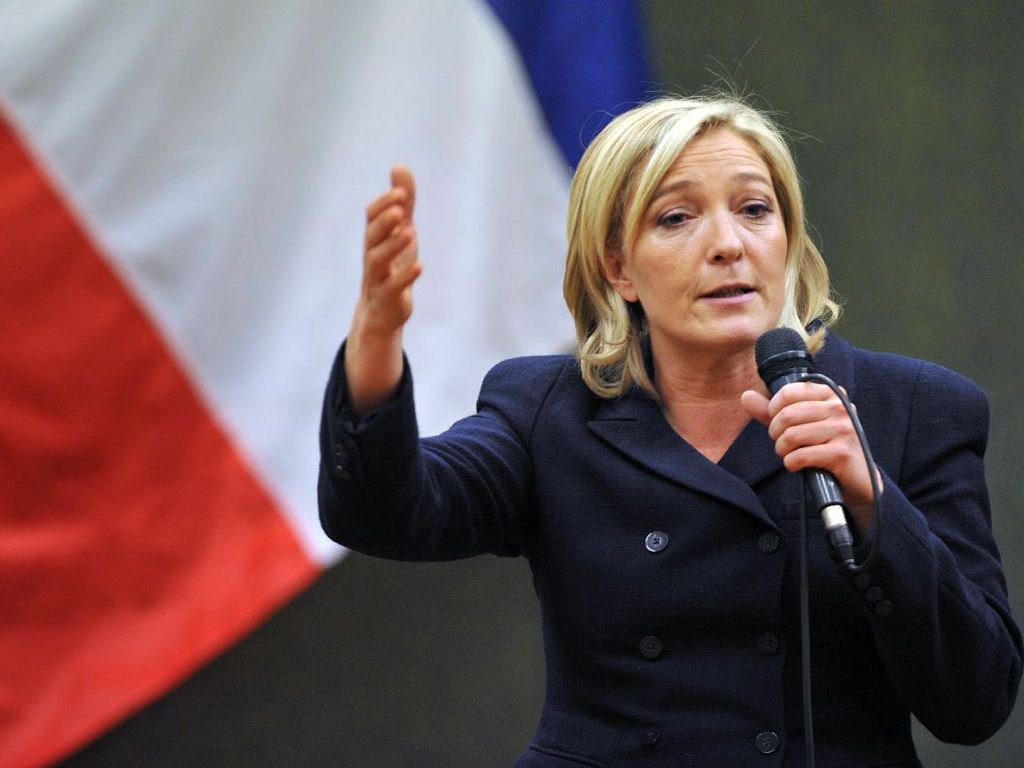 Лидер французской партии "Нацфронт" предстанет перед судом за расистские высказывания