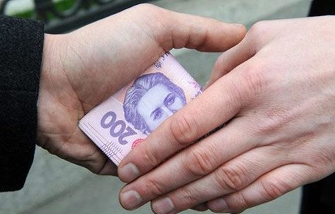 В Полтавской области правоохранители задержали за взятку работника ГАИ