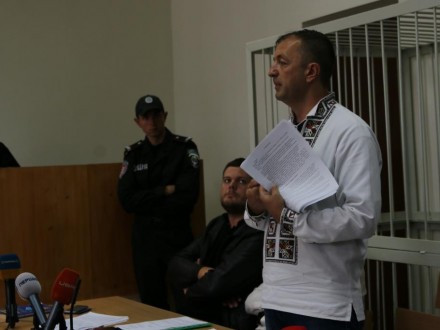 Суд оставил экс-нардепа Э. Леонова под домашним арестом