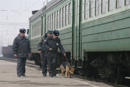 Из-за возможного заминирования путей в Хмельницкой области ограничили движение поездов