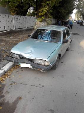 На Львовщине водитель легковушки сбил на тротуаре четырех подростков