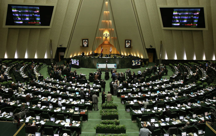 Иранский парламент принял законопроект о реализации ядерного соглашения