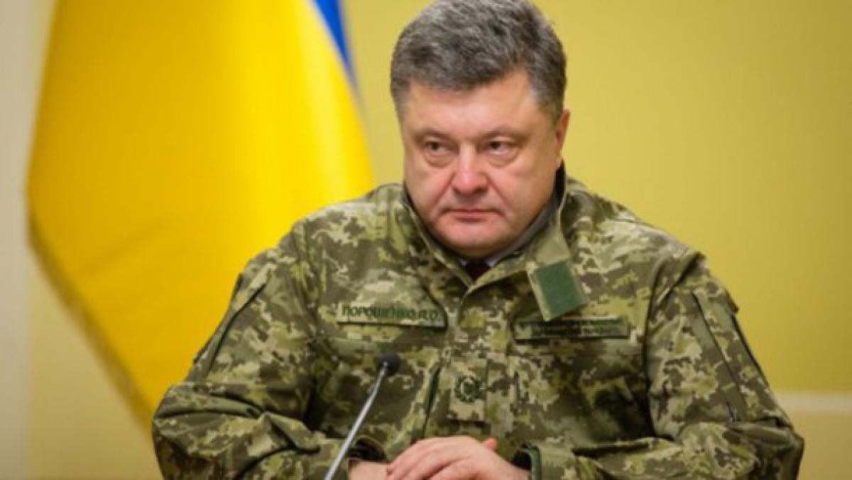 П. Порошенко: Украина начала получать оборонительное нелетальное оружие