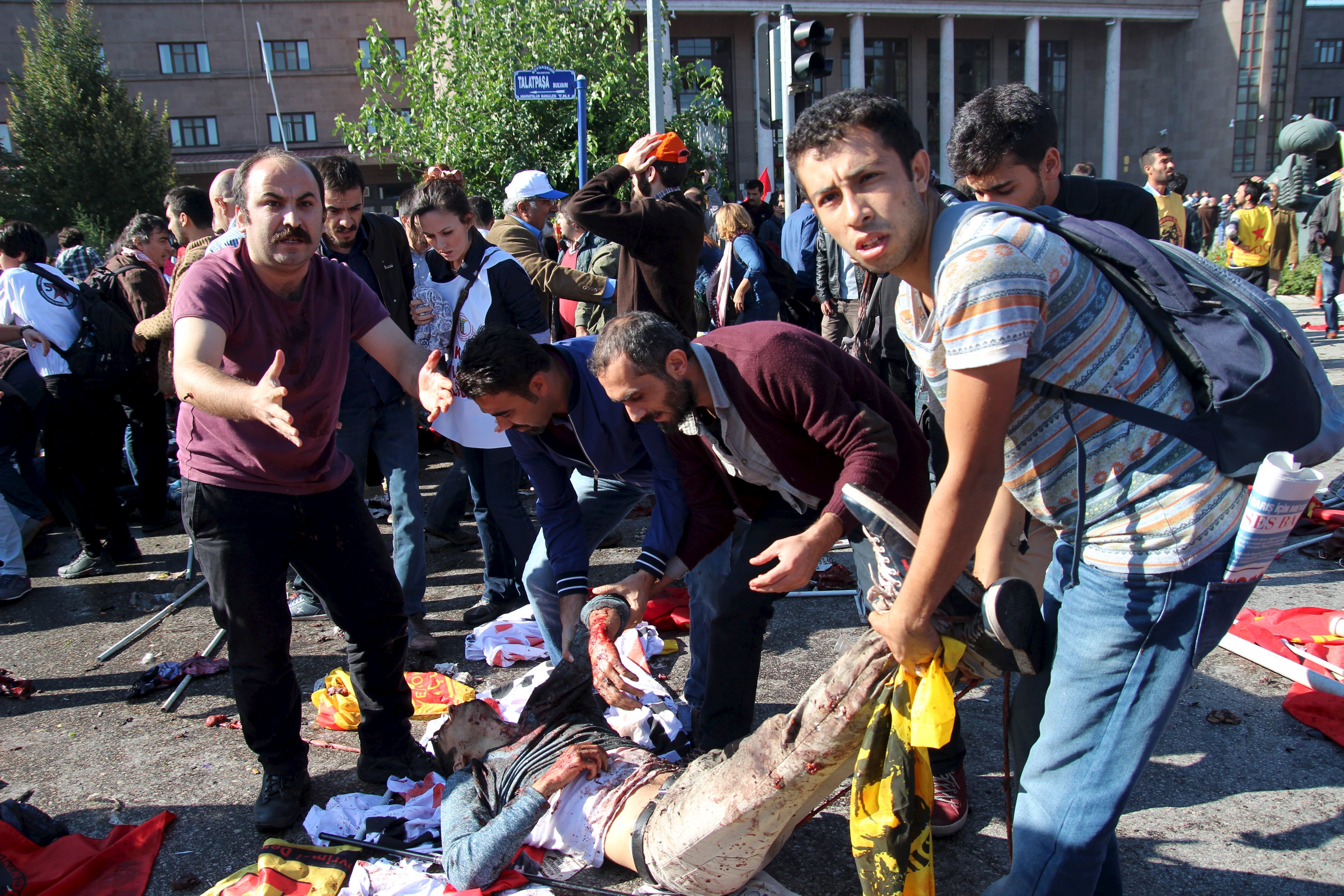 Турецкая полиция назвала имена вероятных исполнителей теракта в Анкаре