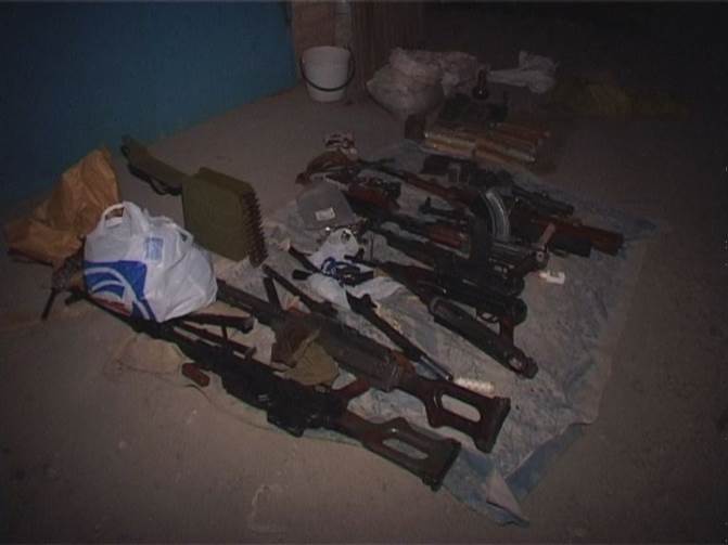 На Днепропетровщине в гараже обнаружен арсенал оружия и боеприпасов