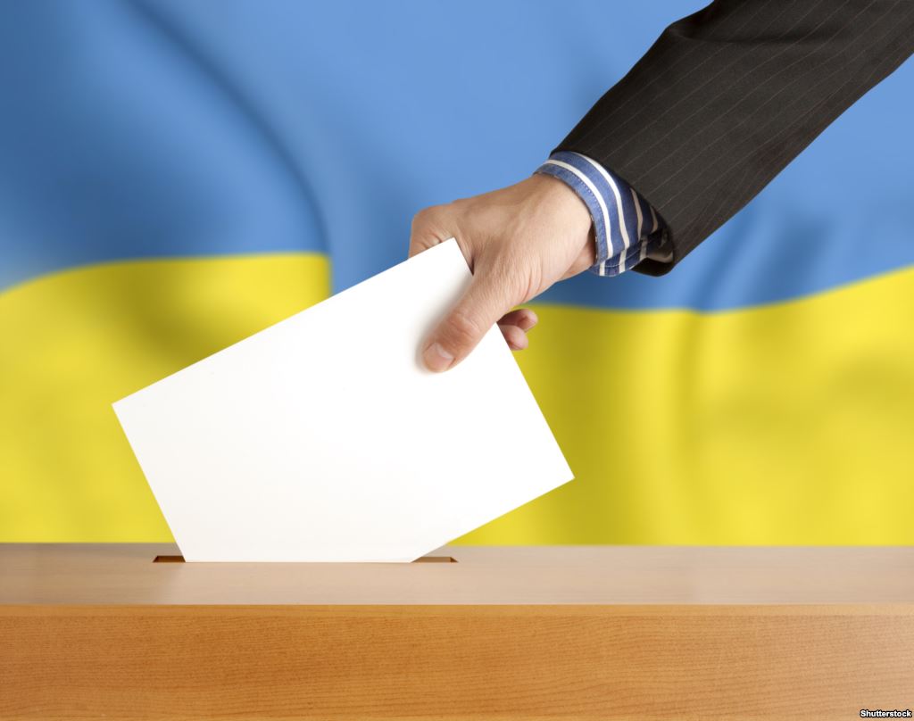 Наблюдатели заявили о медленном приеме избирательных документов некоторыми ТИК