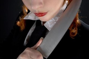В Киеве неизвестная женщина с ножом напала на священника 