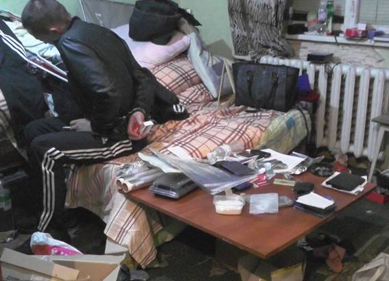 Столичная милиция в квартире наркодилера обнаружила оружие и боеприпасы