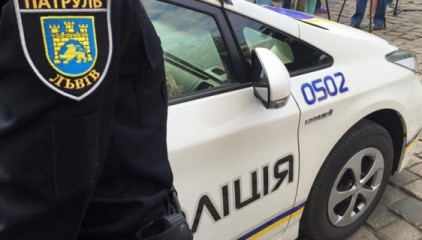 Во Львове уволили двух полицейских за пьяную драку