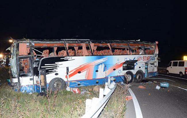 В Австрии украинский автобус слетел в кювет: 11 человек пострадали