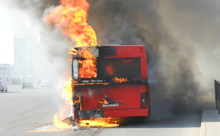 Неизвестные подожгли автобус в Житомирской области