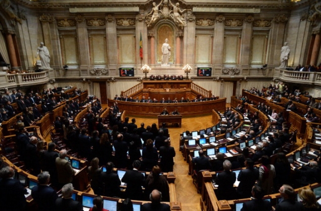 Левые оппозиционные партии Португалии выразили вотум недоверия правоцентристскому правительству