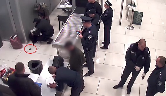 Правоохранители изъяли у одного из пассажиров столичного аэропорта гранату