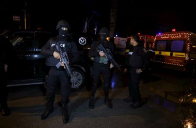 В Тунисе введено чрезвычайное положение и комендантский час