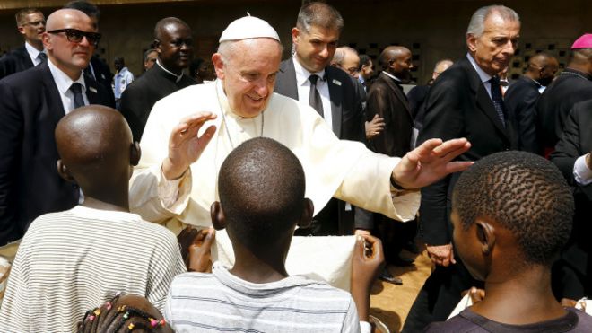 Папа Римский посетил лагерь беженцев в ЦАР