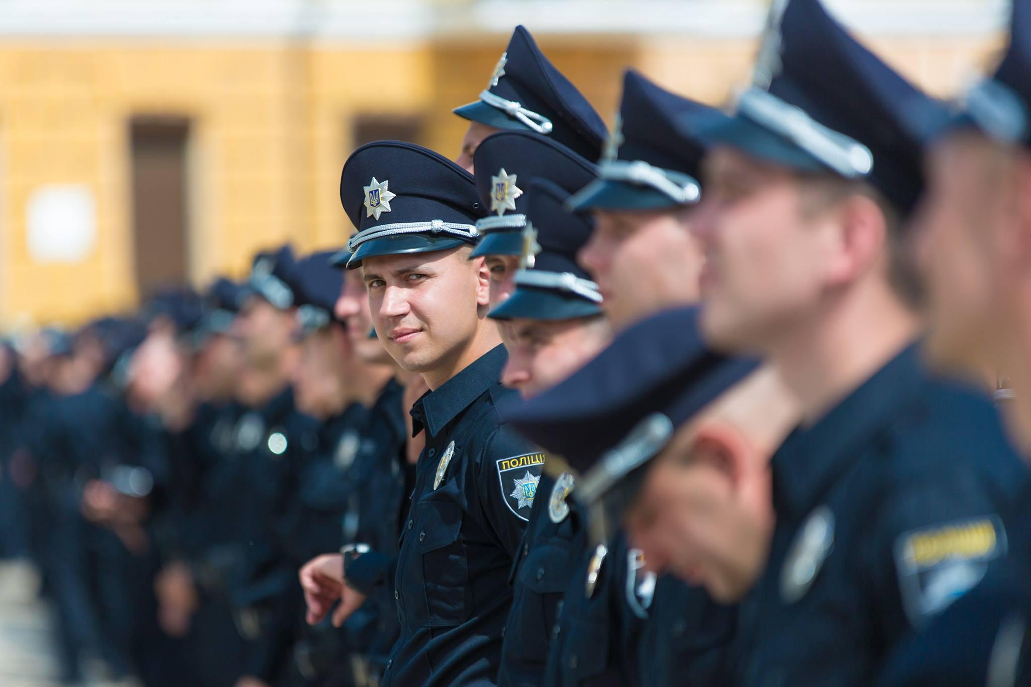 Правительство определило размеры денежного обеспечения полицейских Национальной полиции