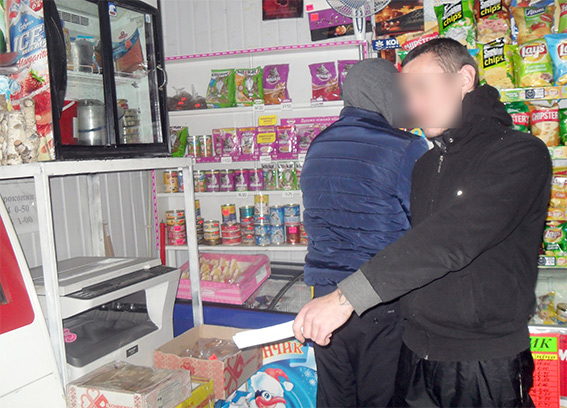 В Каменце-Подольском гастролер из одесской области обокрал пять магазинов