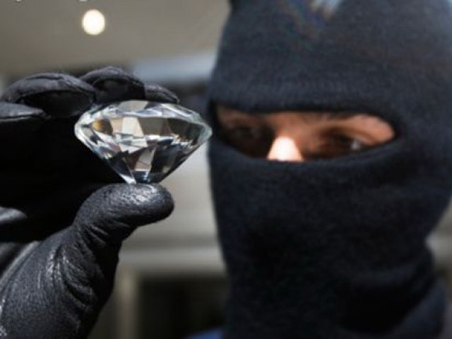 В Ровенской области воры обокрали ювелирный магазин более чем на 250 тыс. грн.