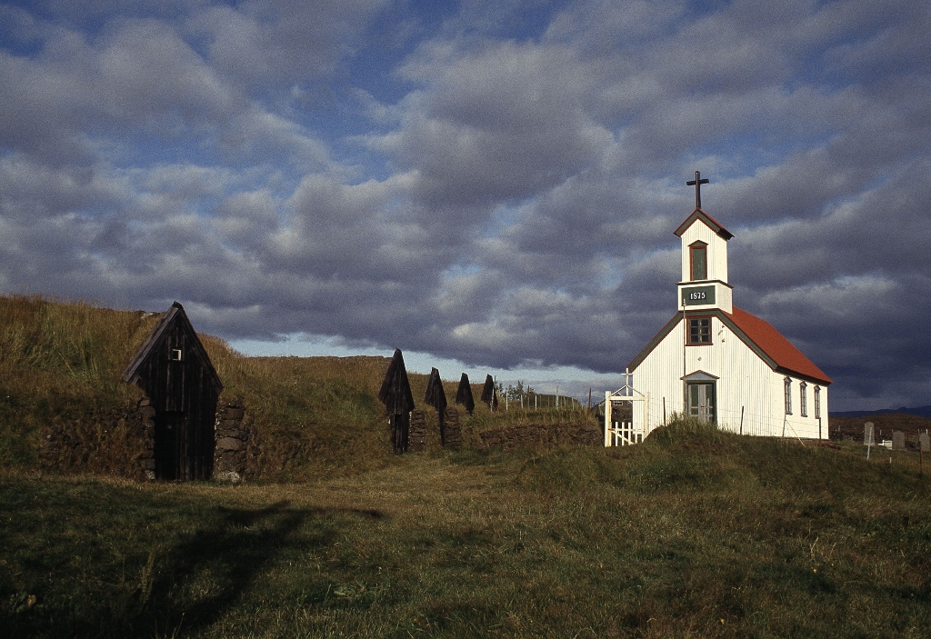 В Исландии создали новую религию, чтобы бороться с церковным налогом