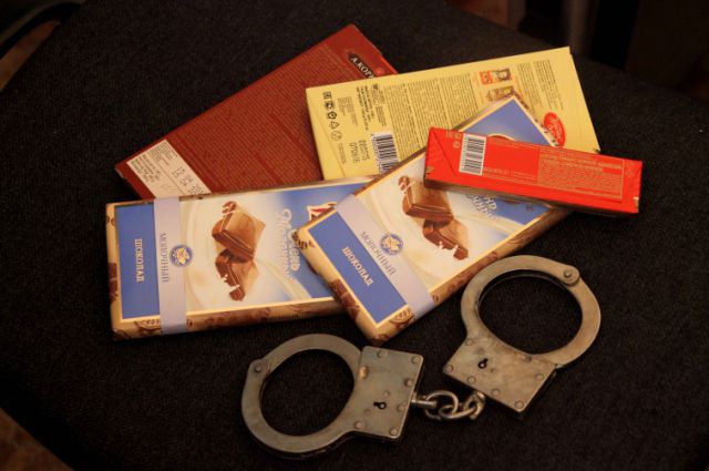 Полиция Мариуполя задержала серийного похитителя шоколада