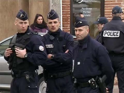Франция усиливает охрану вокруг культовых сооружений на время праздников