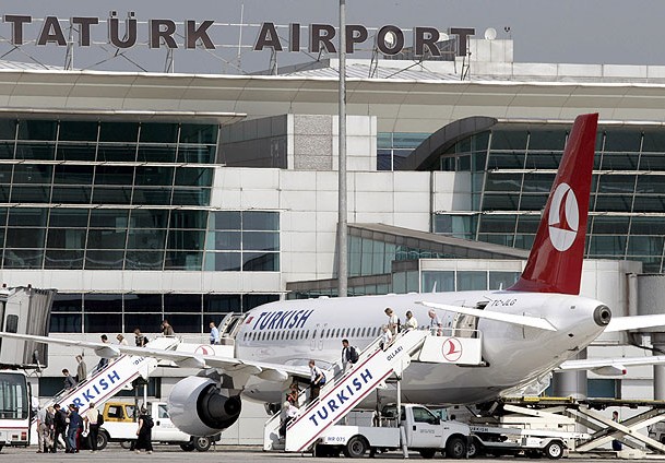 Власти Турции расследует взрыв во втором крупнейшем аэропорту Стамбула