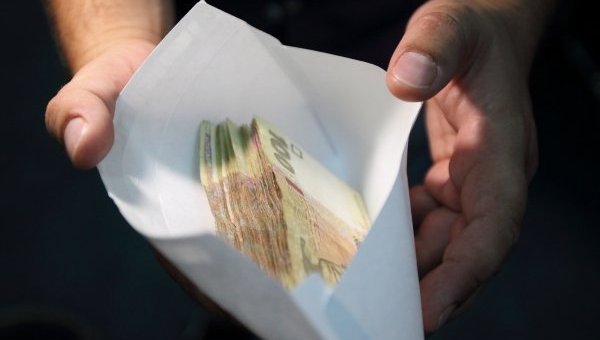 В Киеве на взятке в 25 тыс. грн. задержан работник полиции