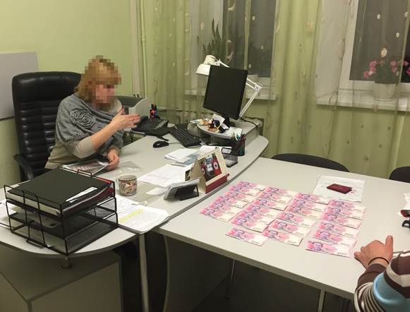 В Харькове СБУ задержала на взятках заместителя главы РГА и пограничника