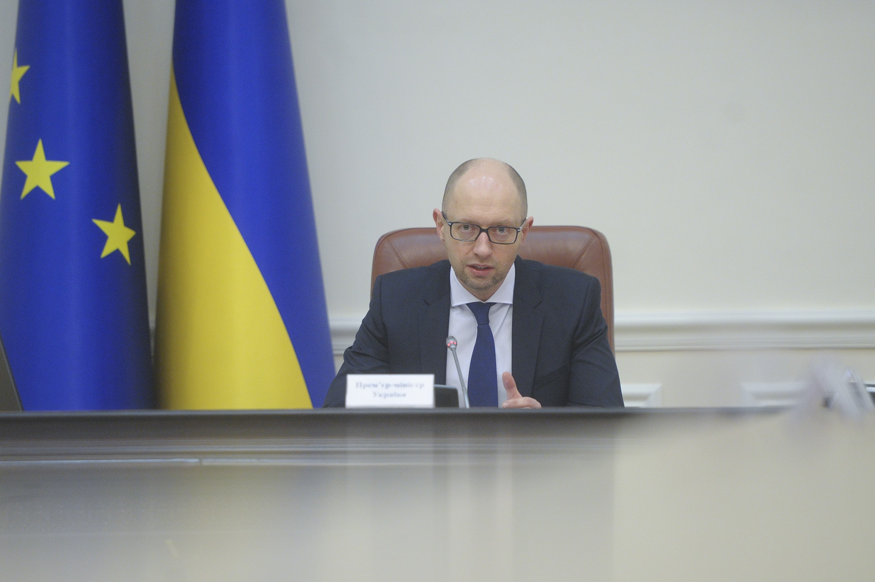 А. Яценюк обратился к антикоррупционным органам и прокуратуре довести до завершения уголовные производства относительно руководителей госкомпаний