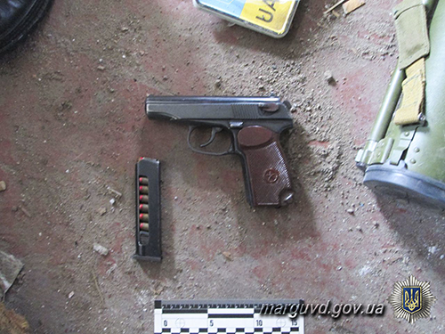 Тайник с оружием обнаружили в заброшенном доме в Мариуполе