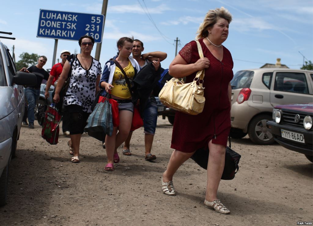 В Минсоцполитики рассказали, заберут ли у беженцев деньги