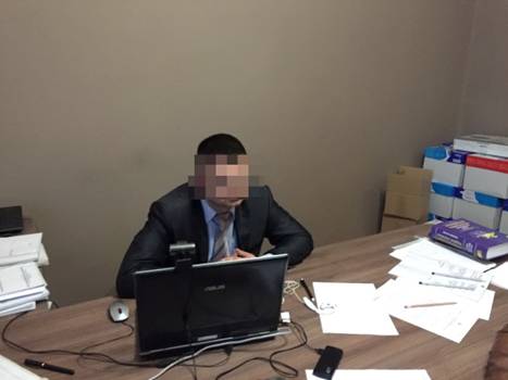 За вынесение судом «мягкого» решения замначальника прокуратуры требовал взятку