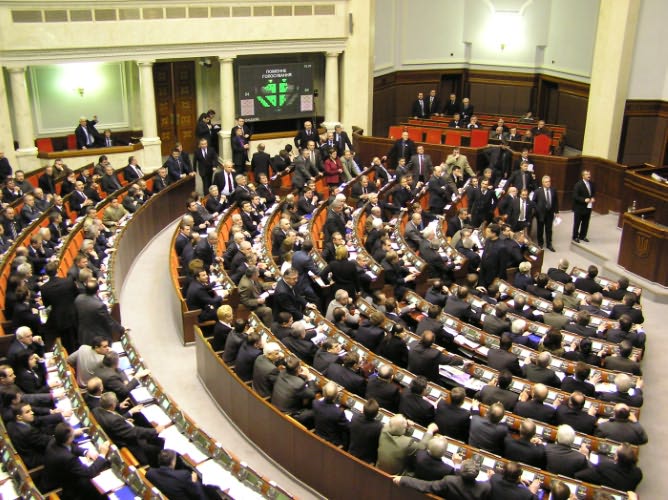 Правительство будет само решать, когда отдавать долги 