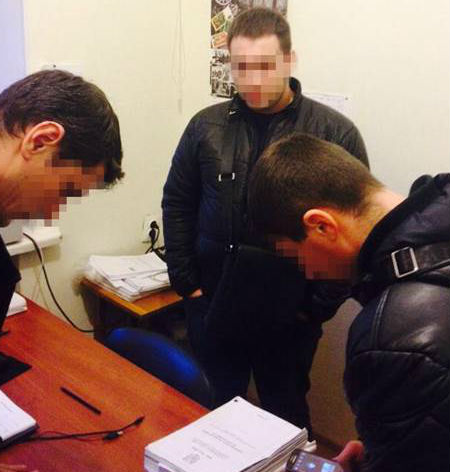 Ради взятки полицейский заставил жертву оформить кредит