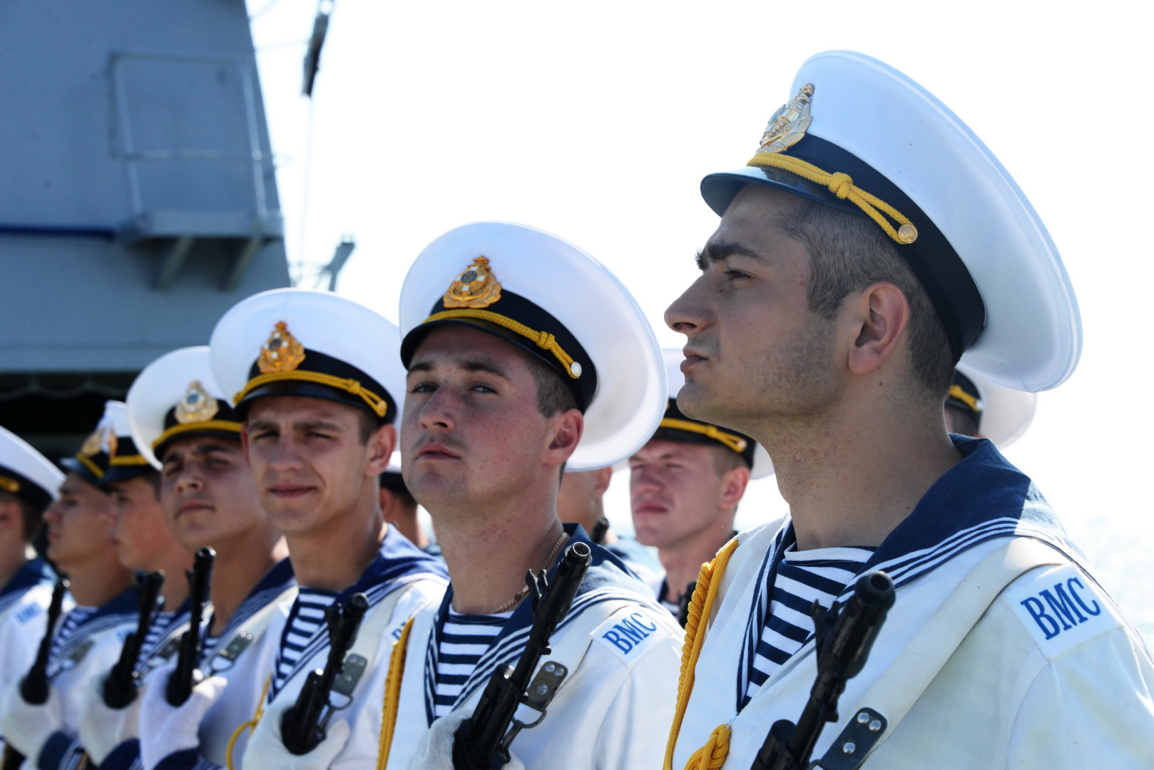Мошенница развела на деньги моряков