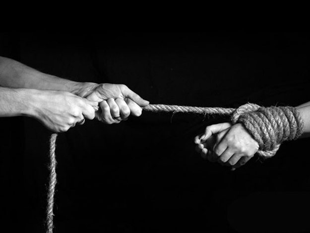 Правительство борется с торговлей людьми