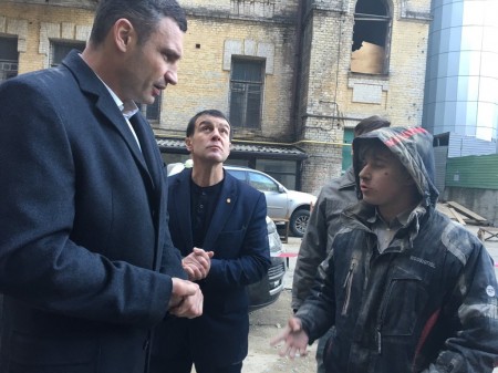 В центре Киева обвалился дом