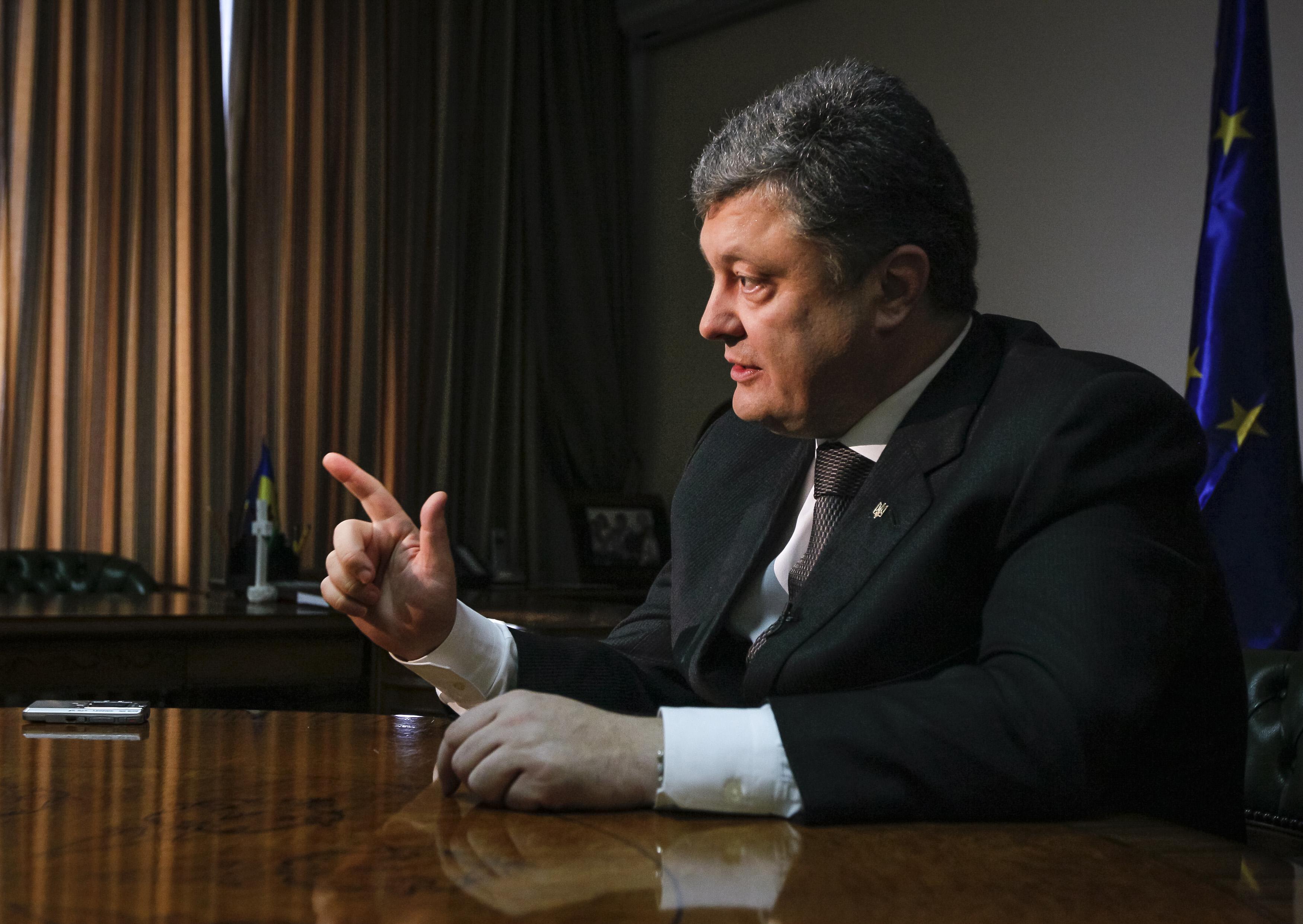 Президент подписал три закона с «безвизового пакета»