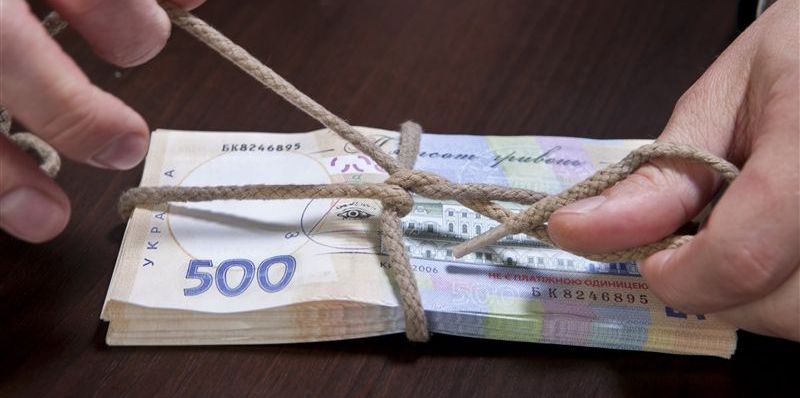 За получение взятки осужден чиновник из пенитенциарной службы