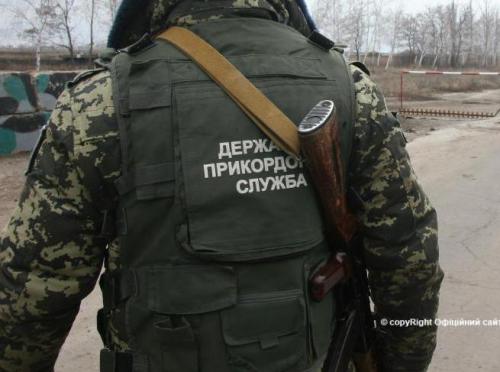 Сумские пограничники выстрелами остановили внедорожник